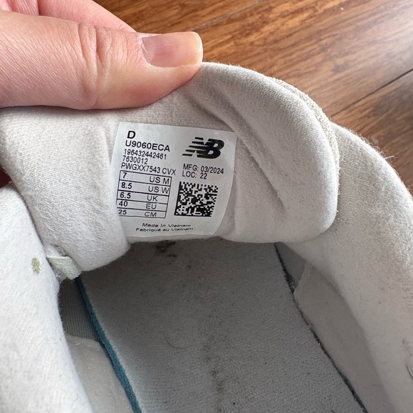 New Balance 9060 Sneakers Sea salt with concrete and silver metallic - Picture 6 of 7